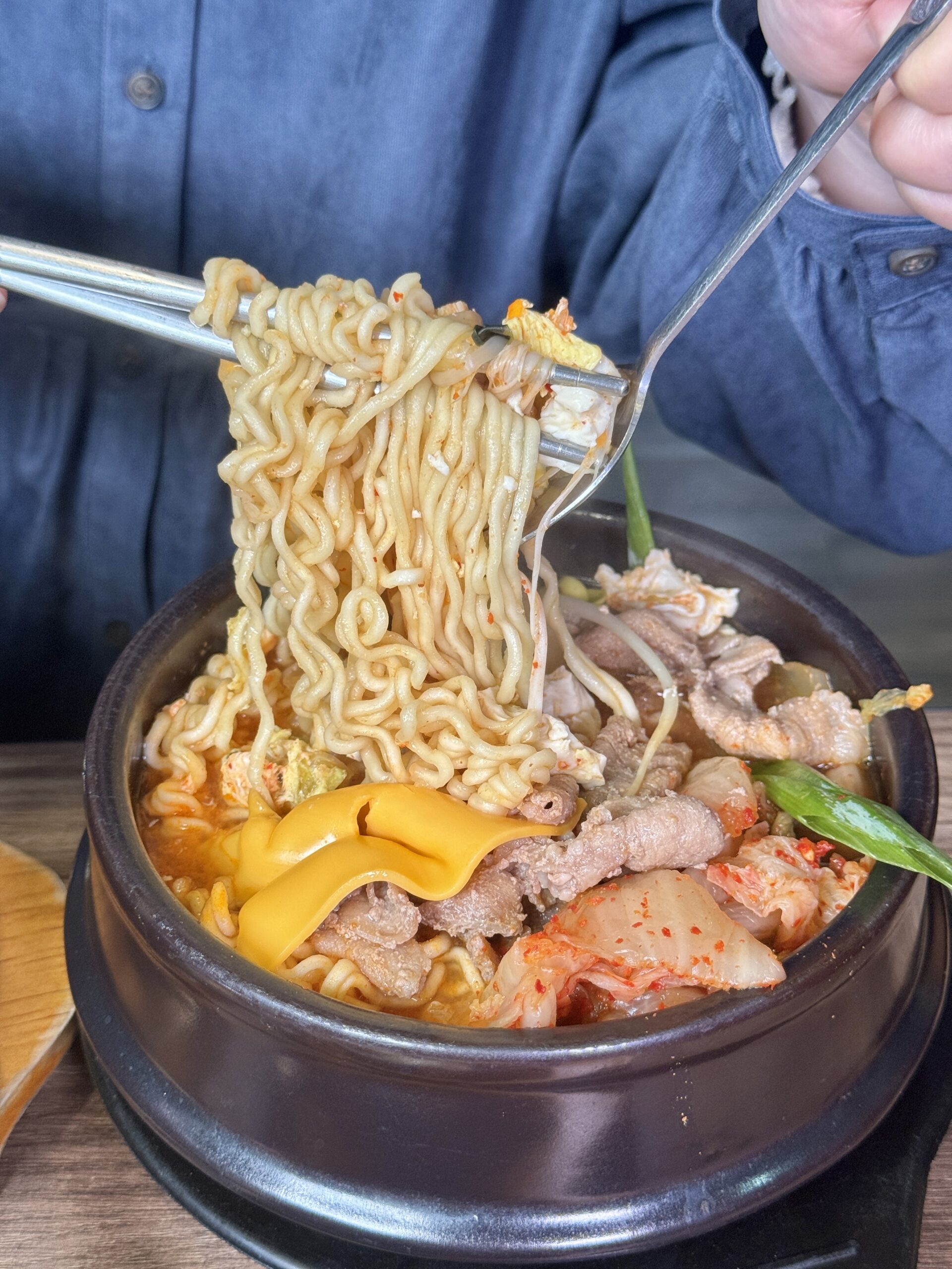鳳山 左營『潮韓食』韓式炸雞超牽絲 超推石鍋拌飯 @高雄美食底對