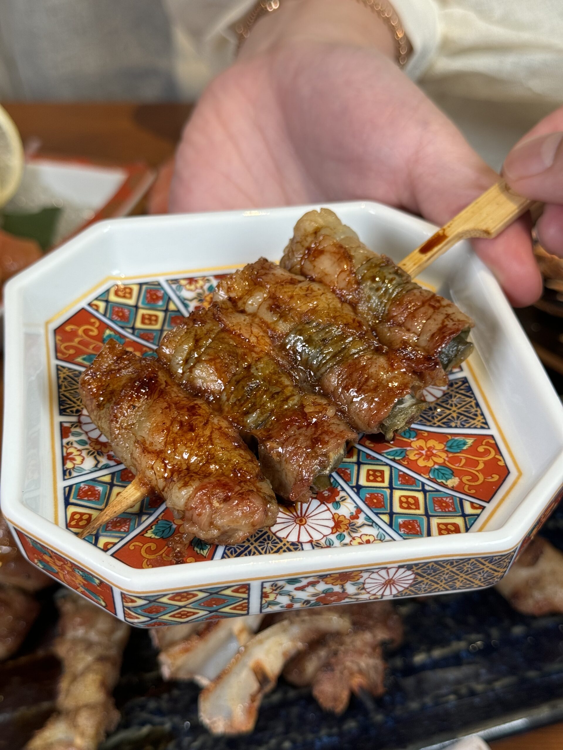 高雄後驛商圈『万x串燒酒場』超爆棚 燒鳥系列必點 生啤半價 @高雄美食底對