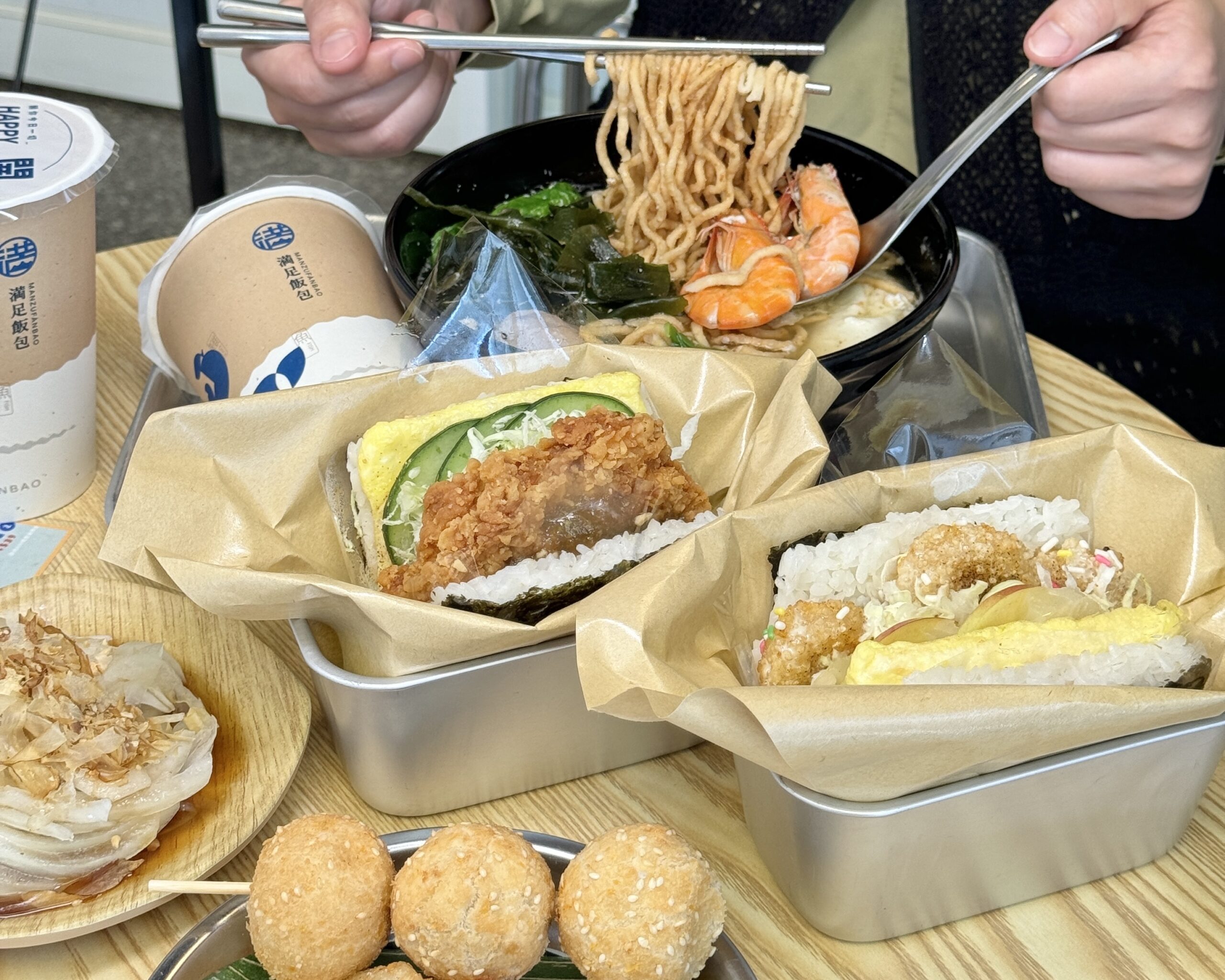 創意臺菜飯包『満足飯包』三杯雞？鳳梨蝦球？鳳山美食 @高雄美食底對