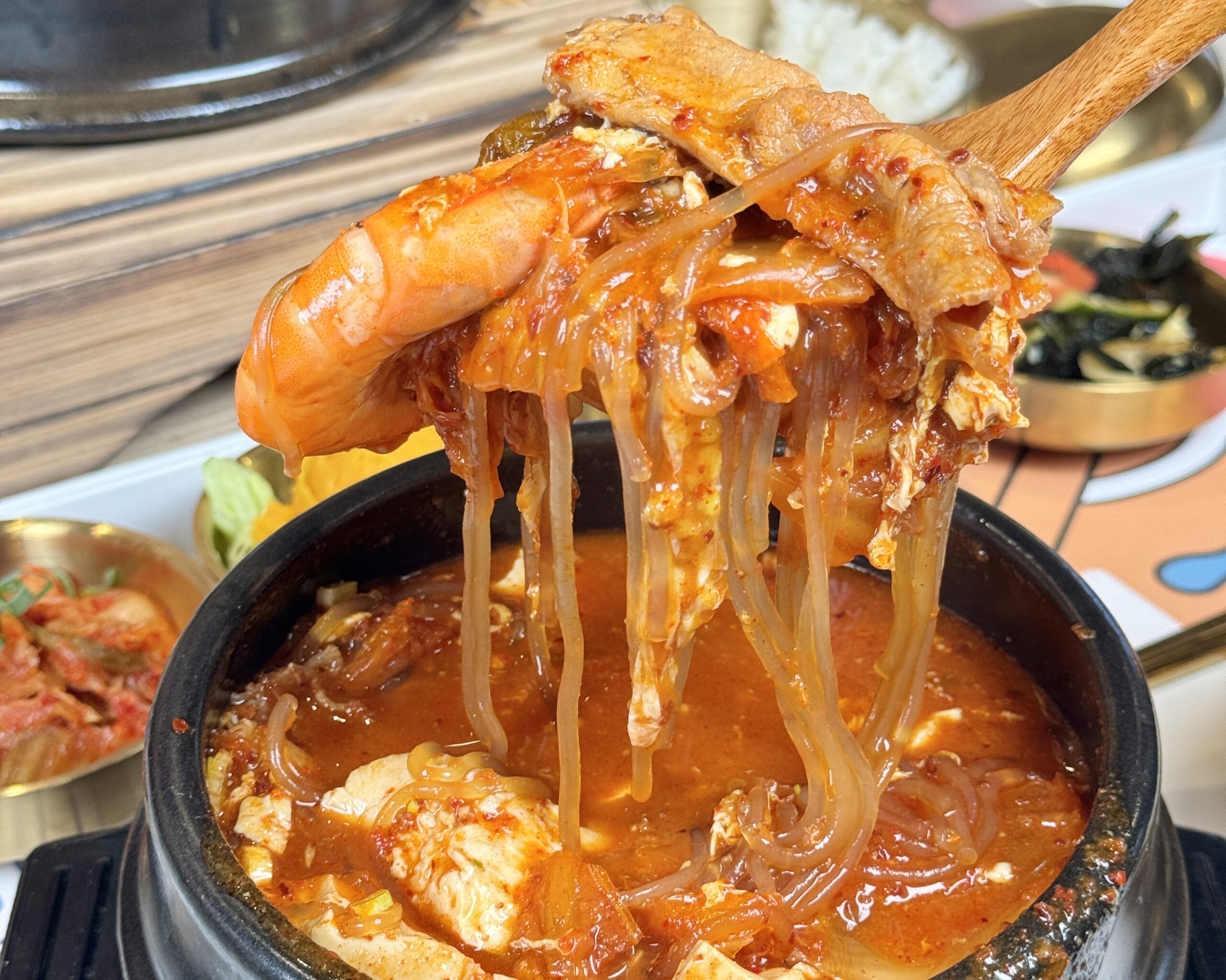 連續8天買一送一「FOND訪」韓式豆腐鍋插旗高雄了！ 義享B2美食街 @高雄美食底對