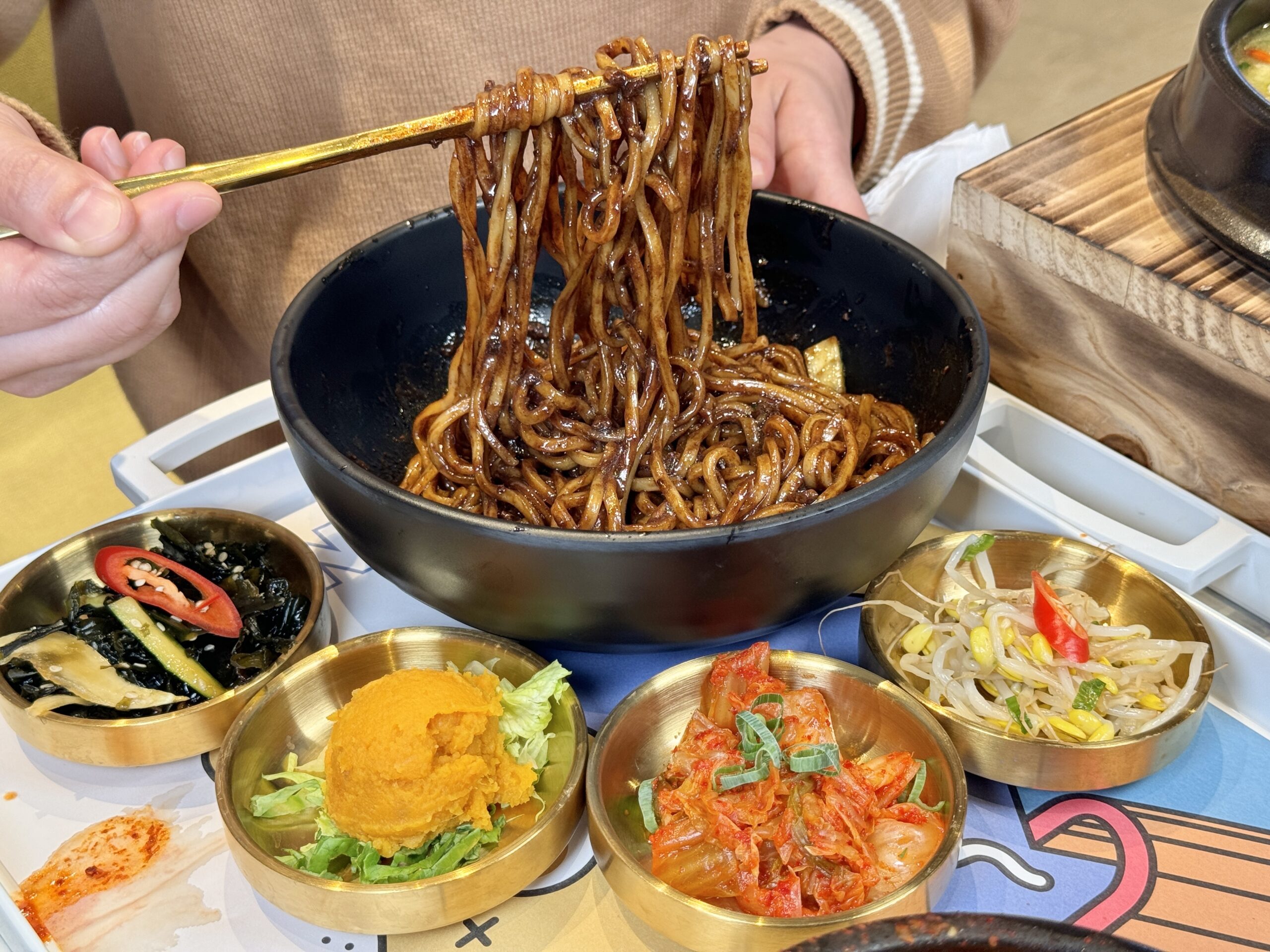 連續8天買一送一「FOND訪」韓式豆腐鍋插旗高雄了！ 義享B2美食街 @高雄美食底對