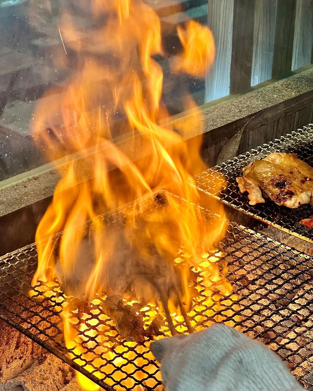 『万x炭火燒肉丼』肉量爆滿燒肉丼  霸氣厚切牛舌丼 @高雄美食底對