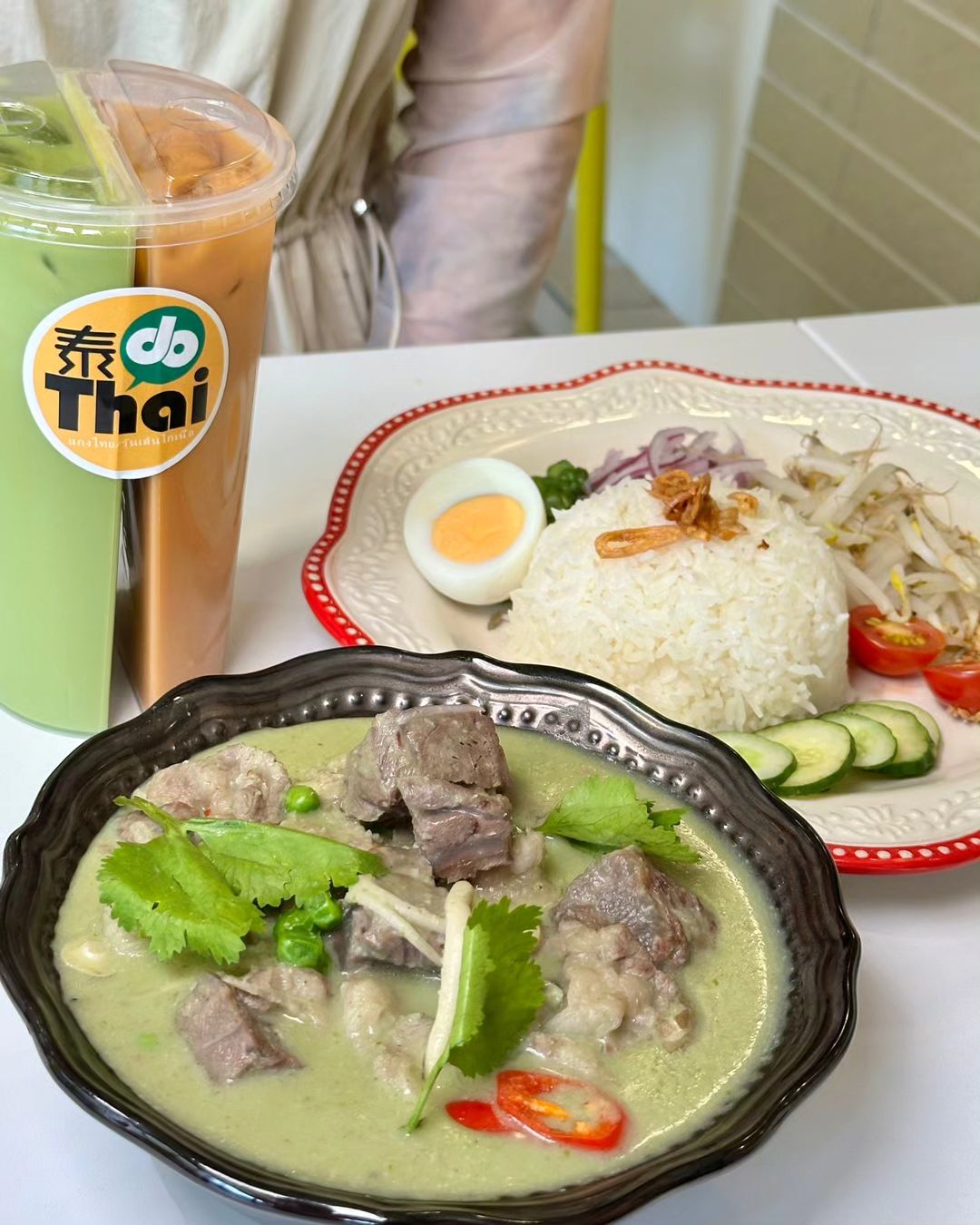 鹽埕區『泰杜咖哩/河粉 愛河鹽埕店』南洋料理個人份！帕泰和湯河粉都好吃 @高雄美食底對