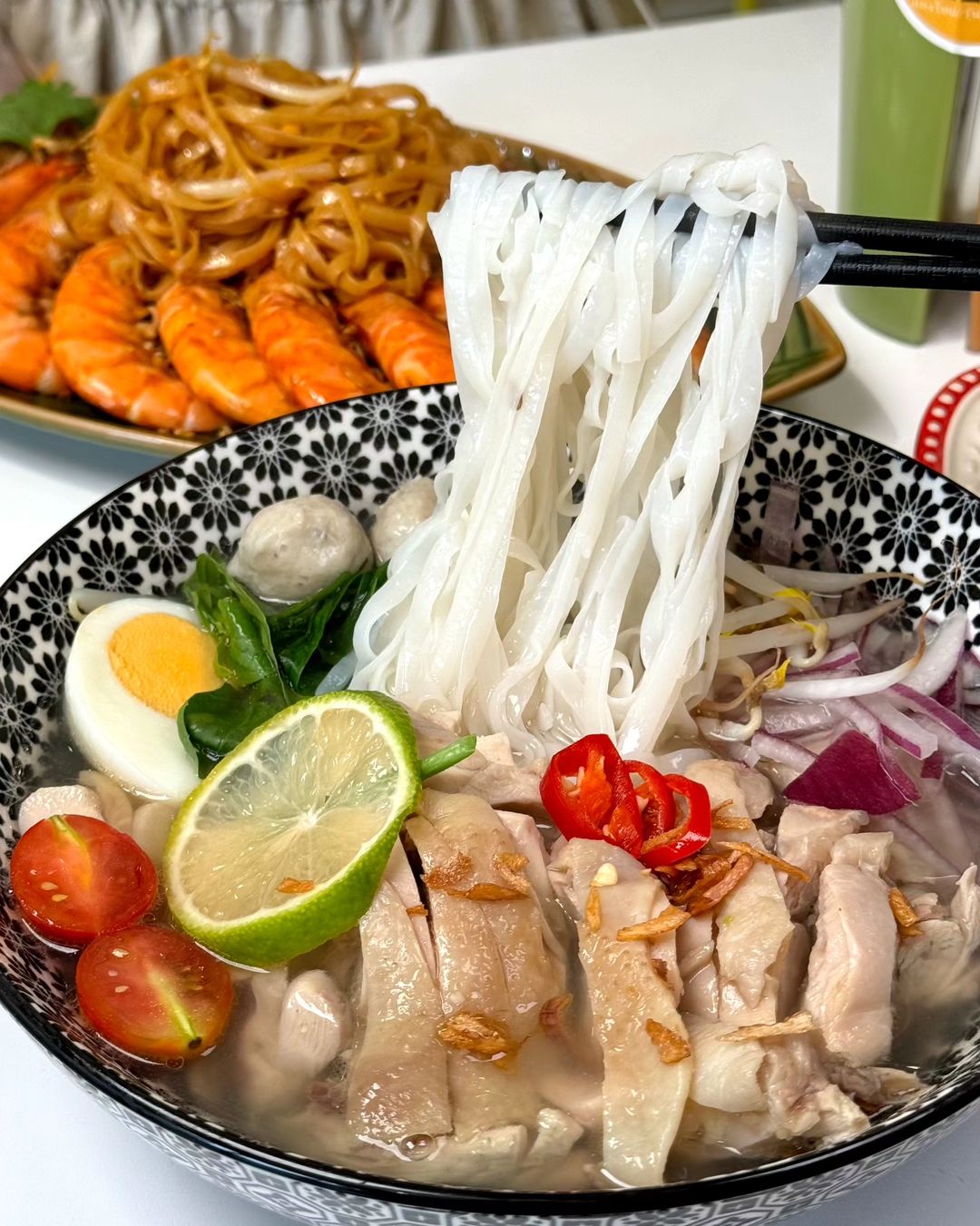 鹽埕區『泰杜咖哩/河粉 愛河鹽埕店』南洋料理個人份！帕泰和湯河粉都好吃 @高雄美食底對