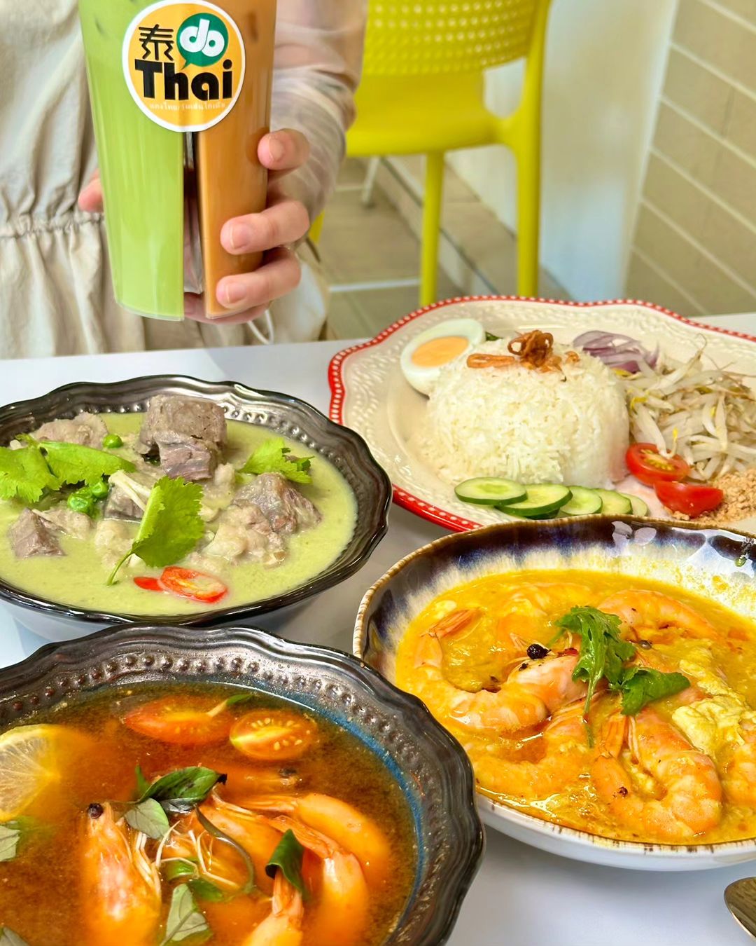鹽埕區『泰杜咖哩/河粉 愛河鹽埕店』南洋料理個人份！帕泰和湯河粉都好吃 @高雄美食底對