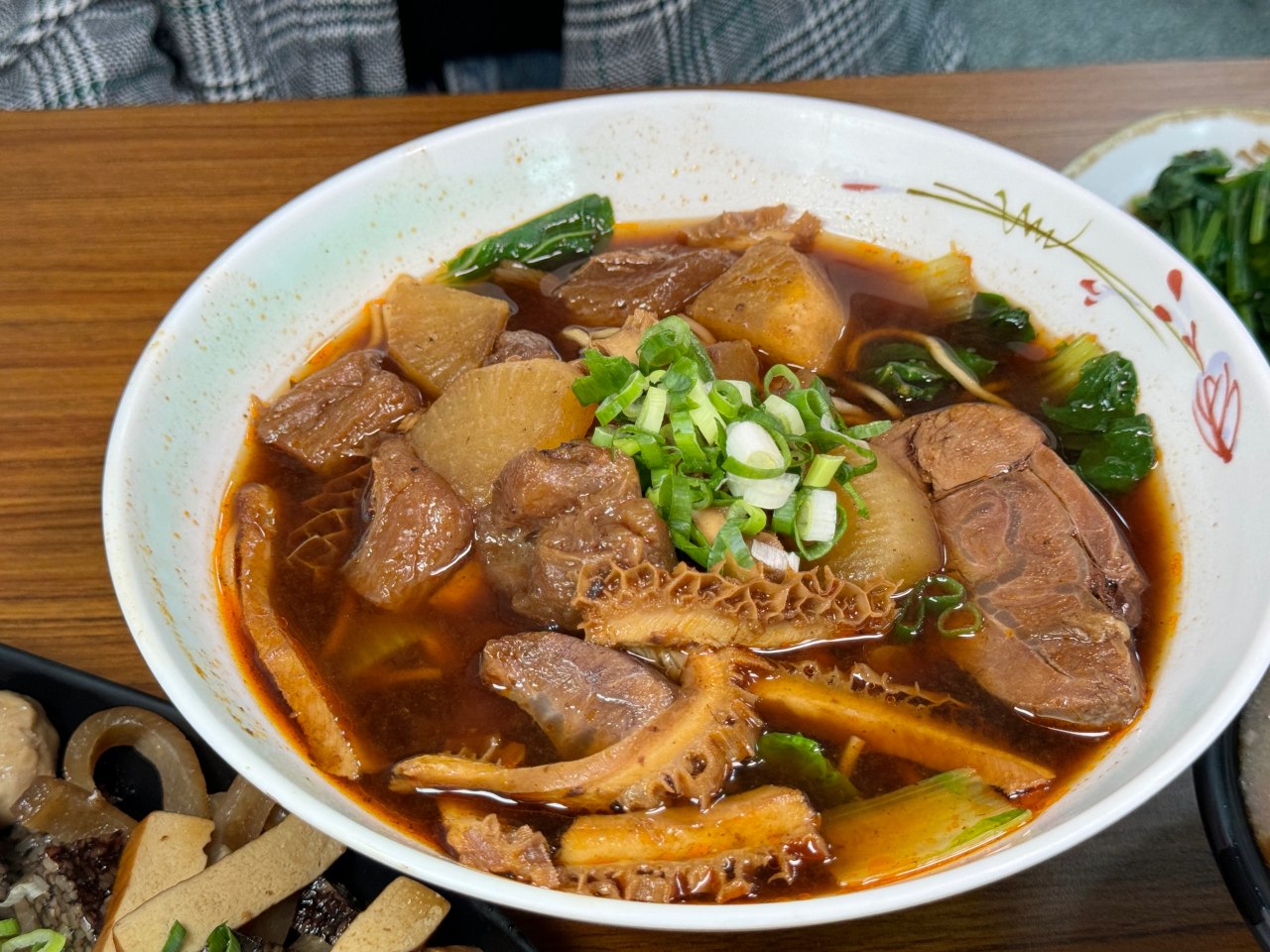左營富民路牛肉麵 『姜牛牛肉麵』豐盛三寶麵 菜單 @高雄美食底對