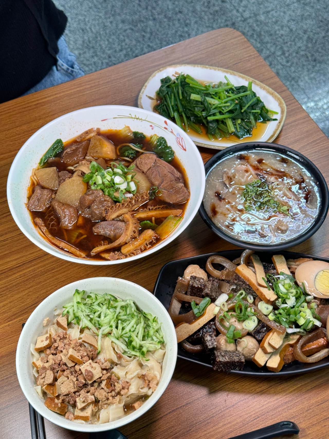 左營富民路牛肉麵 『姜牛牛肉麵』豐盛三寶麵 菜單 @高雄美食底對