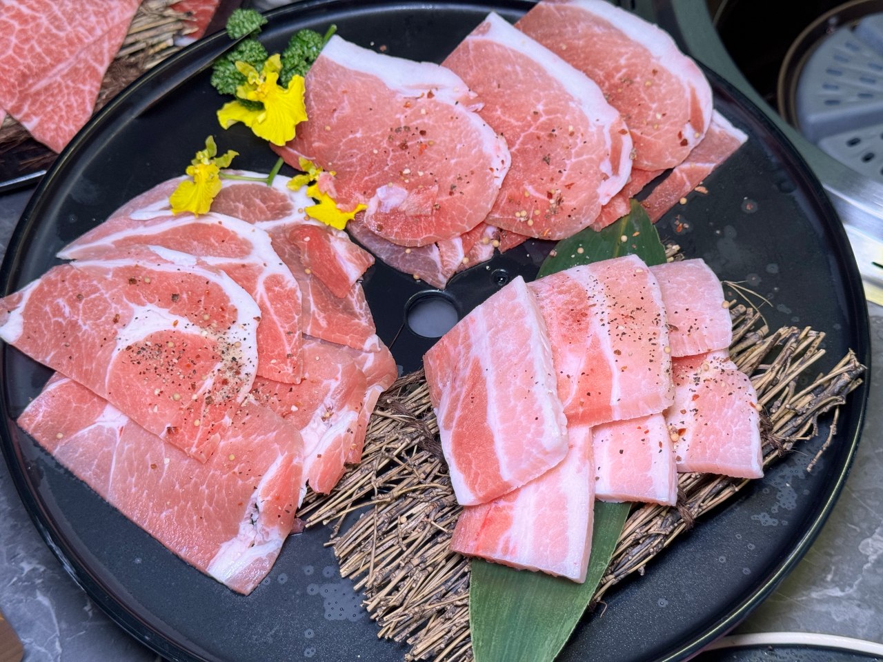 （完整菜單）一底夯 平價燒肉品牌『一底夯燒肉專賣-寶陽店』高雄鳳山首店開箱 五鮮級全新品牌 鳳山燒肉 @高雄美食底對