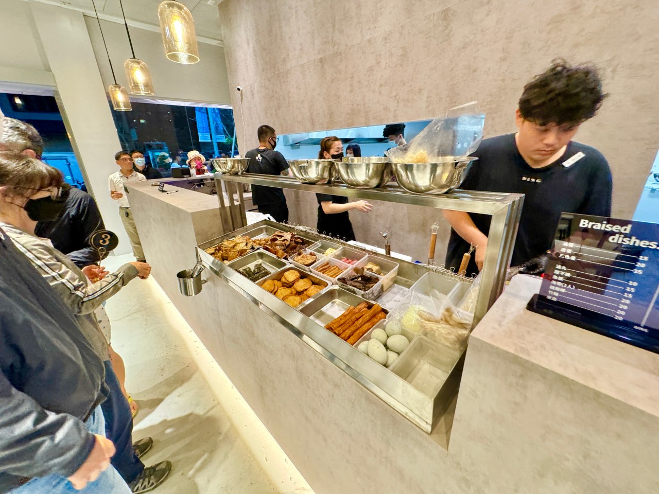 高雄新開 『鼎DING 現炒榨菜肉絲麵』  高雄美術館門市 有菜單 @高雄美食底對