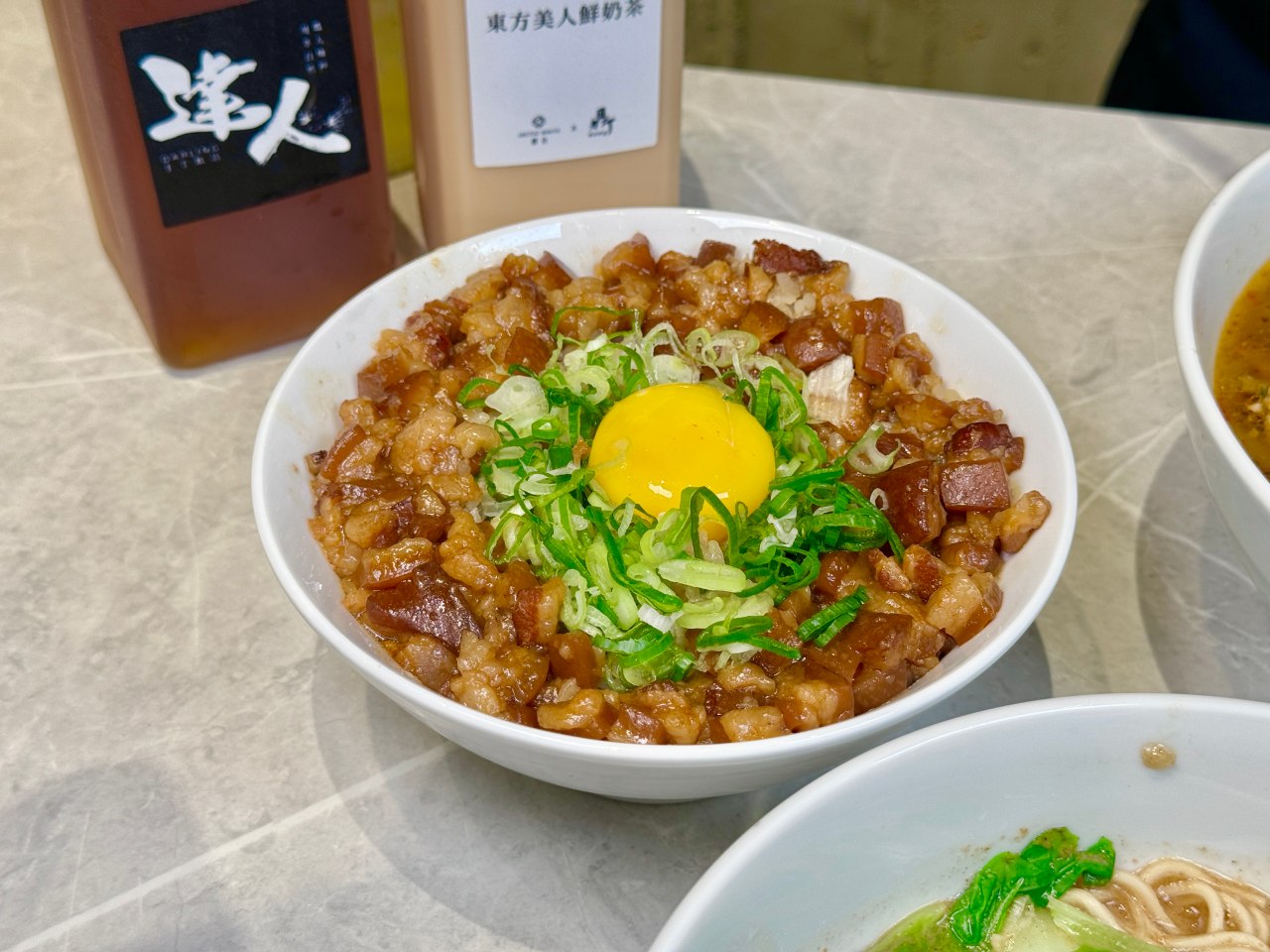 高雄新開 『鼎DING 現炒榨菜肉絲麵』  高雄美術館門市 有菜單 @高雄美食底對