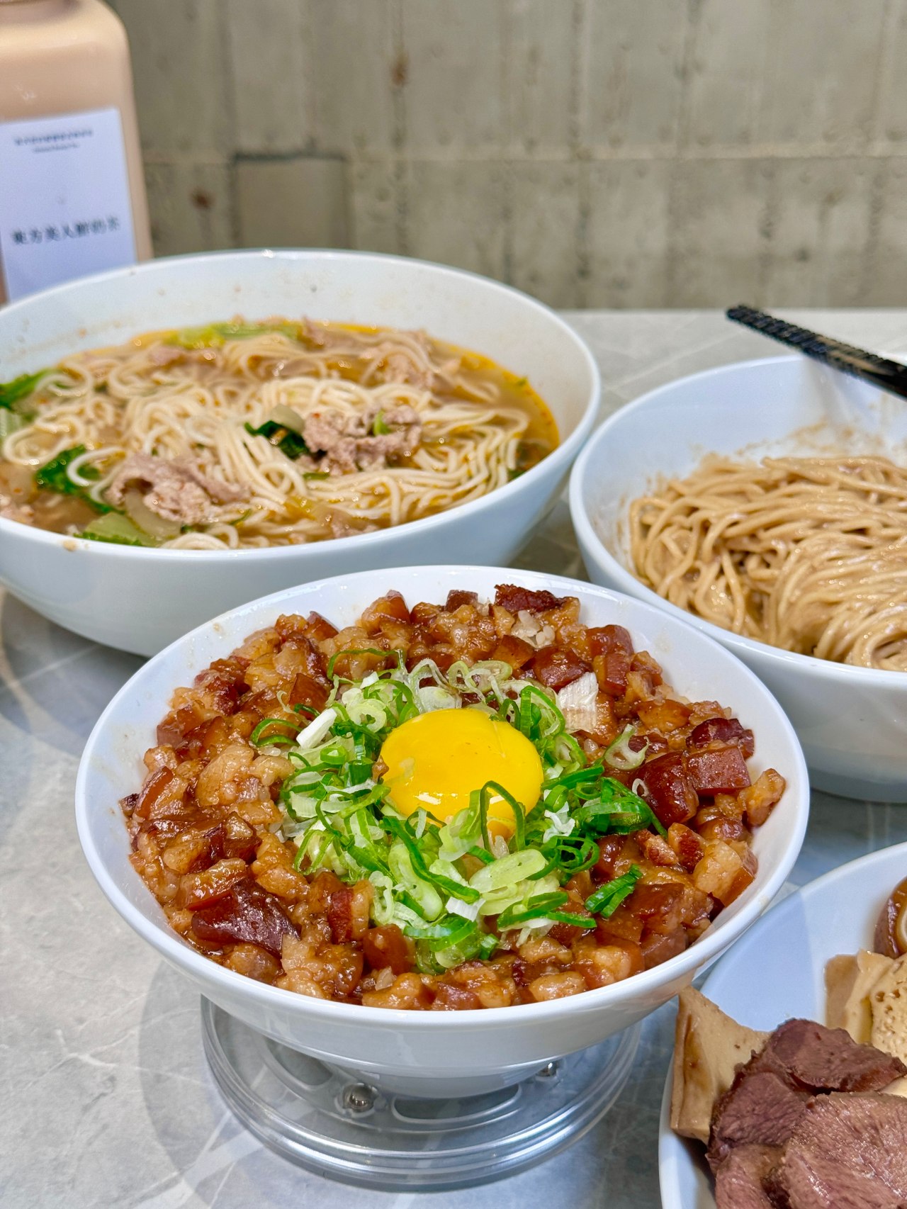 高雄新開 『鼎DING 現炒榨菜肉絲麵』  高雄美術館門市 有菜單 @高雄美食底對