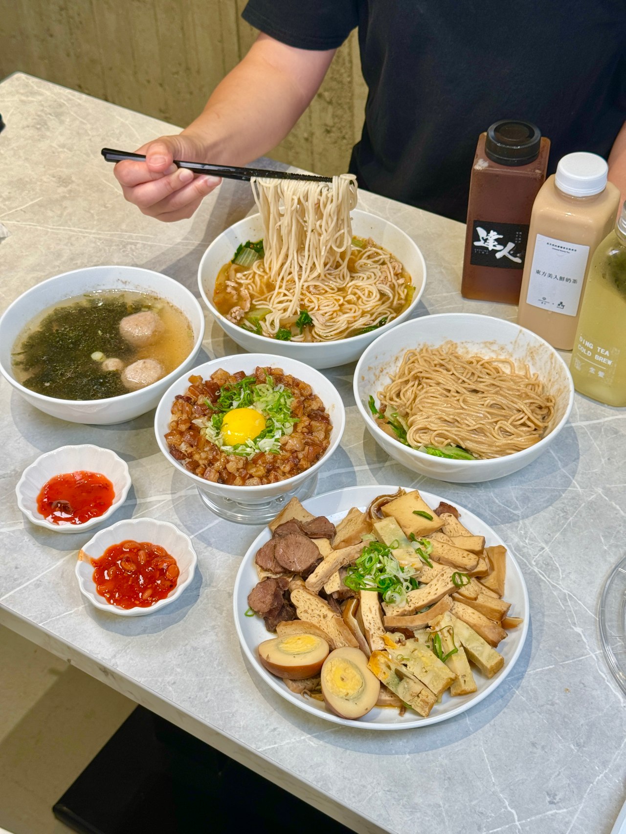 高雄新開 『鼎DING 現炒榨菜肉絲麵』  高雄美術館門市 有菜單 @高雄美食底對