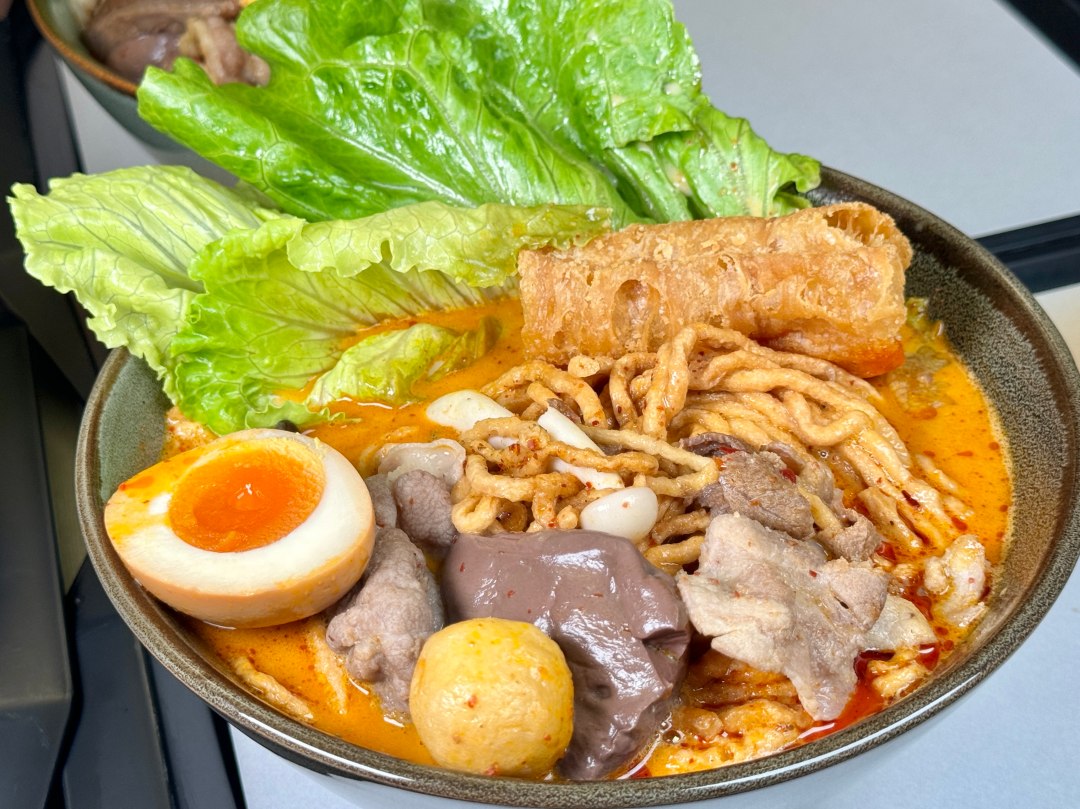 高雄麻奶天花板『發式』天氣再熱一樣客滿！高雄必吃麻奶意麵 @高雄美食底對