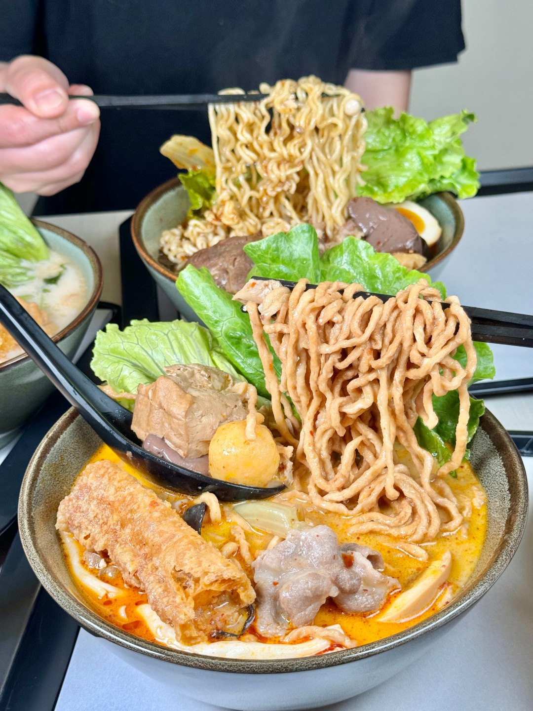 高雄麻奶天花板『發式』天氣再熱一樣客滿！高雄必吃麻奶意麵 @高雄美食底對