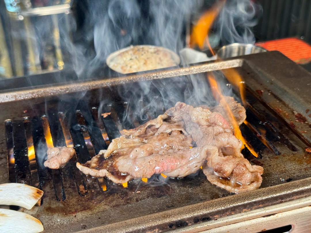 鹽埕宵夜燒肉『鹿邊燒肉』一人燒肉推薦 高雄平價燒肉 @高雄美食底對