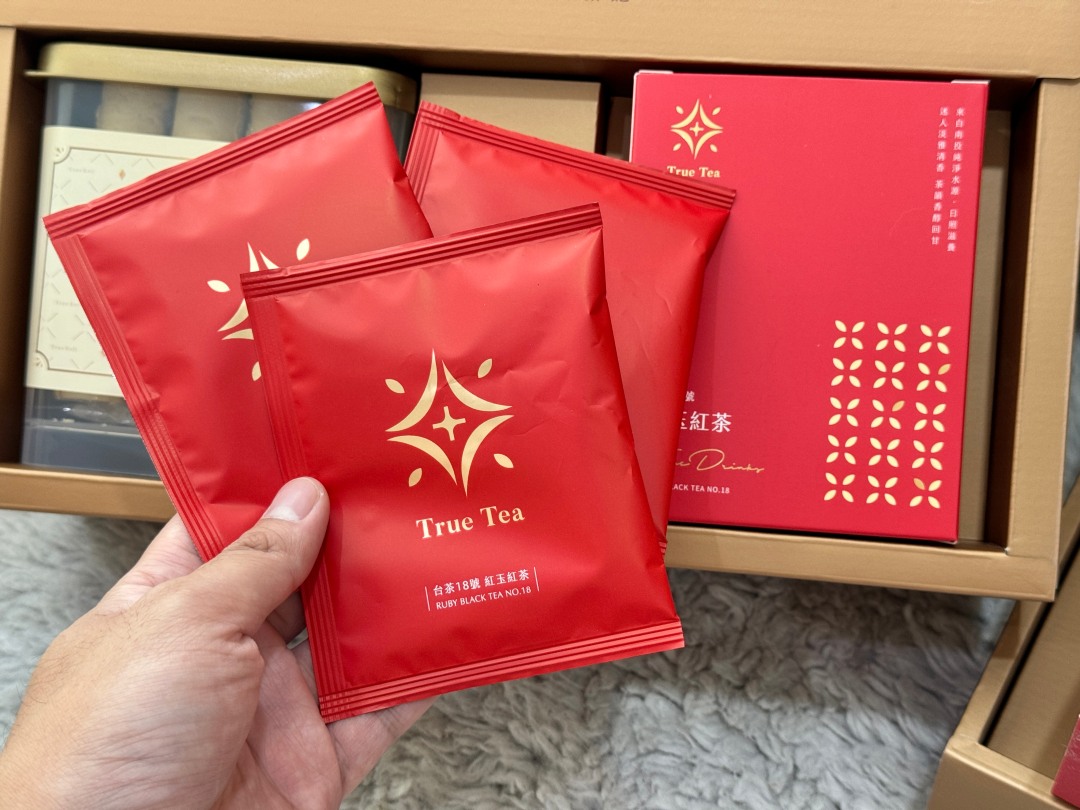 台中伴手禮『實心蛋捲』吃了會驚豔的實心蛋捲，高雄左營門市2024送禮推薦、最新2025春節禮盒2024中秋禮盒推薦、ESG伴手禮 @高雄美食底對