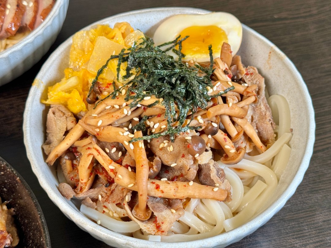 高雄平價丼飯『感丼現食料理』大份量能吃飽！超敢給料～鳳山丼飯 鳳山餐廳推薦 @高雄美食底對