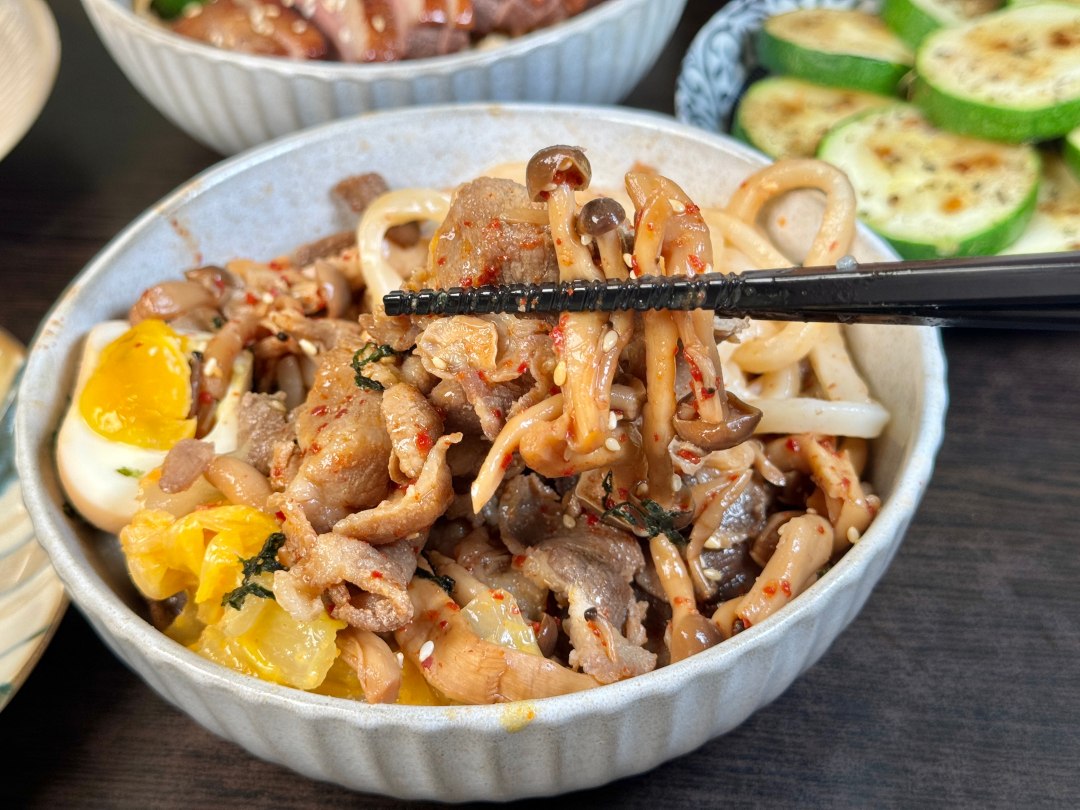 高雄平價丼飯『感丼現食料理』大份量能吃飽！超敢給料～鳳山丼飯 鳳山餐廳推薦 @高雄美食底對