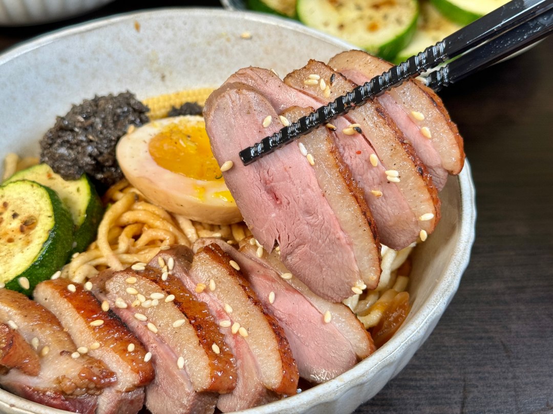 高雄平價丼飯『感丼現食料理』大份量能吃飽！超敢給料～鳳山丼飯 鳳山餐廳推薦 @高雄美食底對