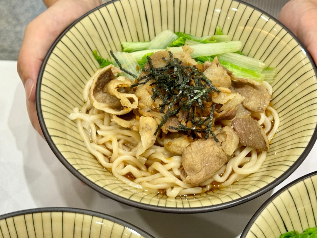 高雄文化中心『一川拌麵』塔香番茄皮蛋拌麵超吸睛 高雄拌麵推薦 @高雄美食底對