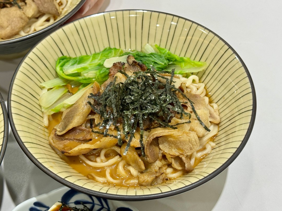 高雄文化中心『一川拌麵』塔香番茄皮蛋拌麵超吸睛 高雄拌麵推薦 @高雄美食底對