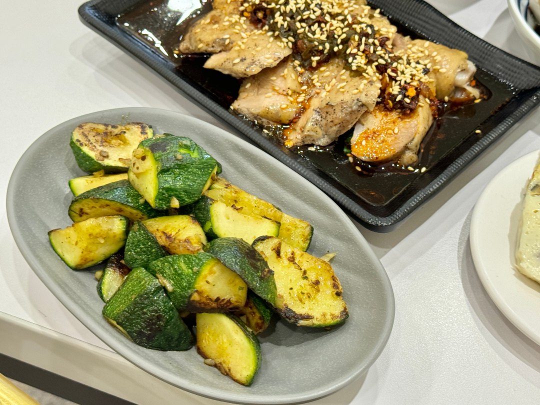 高雄文化中心『一川拌麵』塔香番茄皮蛋拌麵超吸睛 高雄拌麵推薦 @高雄美食底對