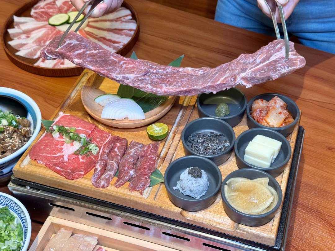 獨享30公分嫩肩牛。高雄最狂一人燒肉『小泉Shoba 一人前燒肉專門店』左營單人燒肉 @高雄美食底對
