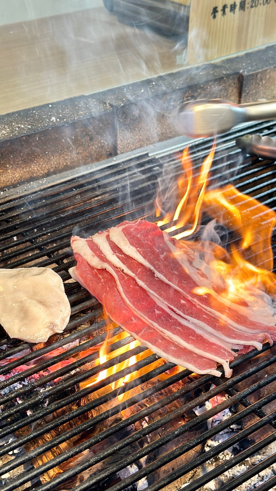 高雄直火柴燒餐盒『森碳』炭香燒肉餐盒 龍眼木直火碳烤 健康餐盒 @高雄美食底對