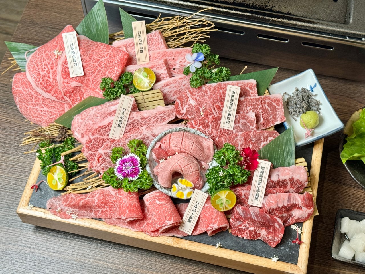 左營個人燒肉『鐵人燒肉』319元起 奢華日本A5和牛套餐超有爽度 鉄人燒肉 @高雄美食底對