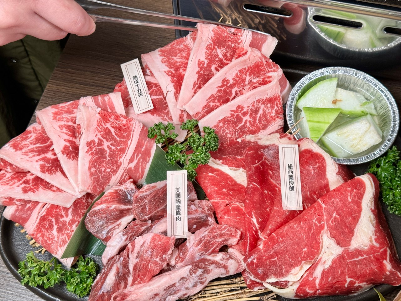 左營個人燒肉『鐵人燒肉』319元起 奢華日本A5和牛套餐超有爽度 鉄人燒肉 @高雄美食底對