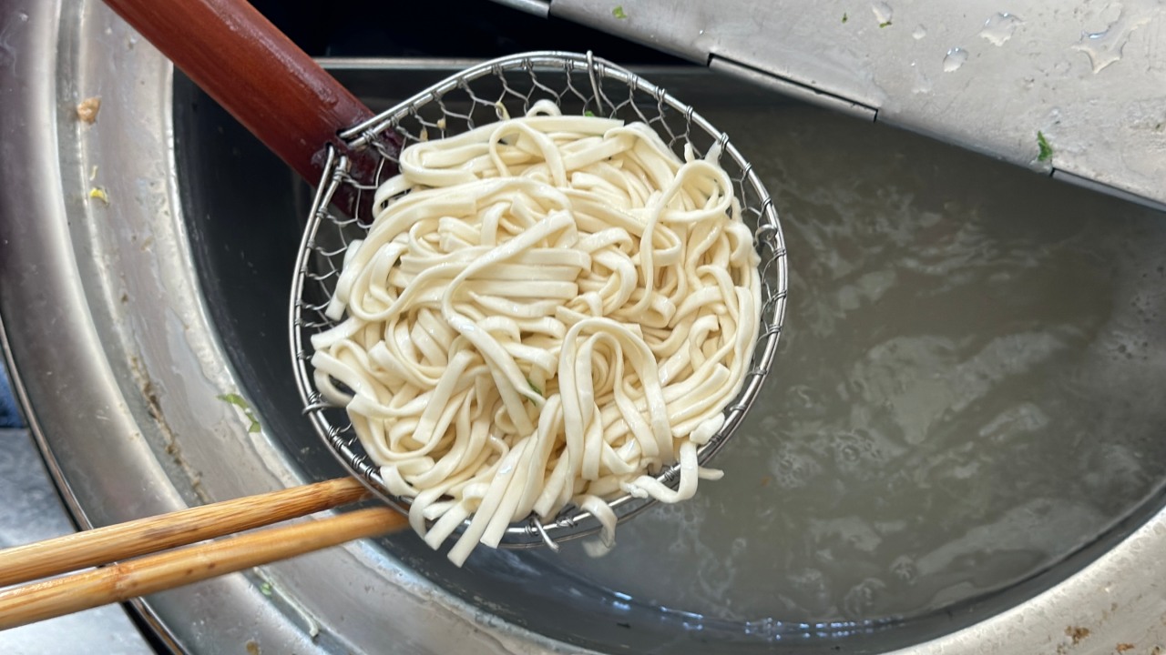 每日限量手工麵『鄧記家常牛肉麵』高雄第一名的炸醬麵 高雄牛肉麵 @高雄美食底對