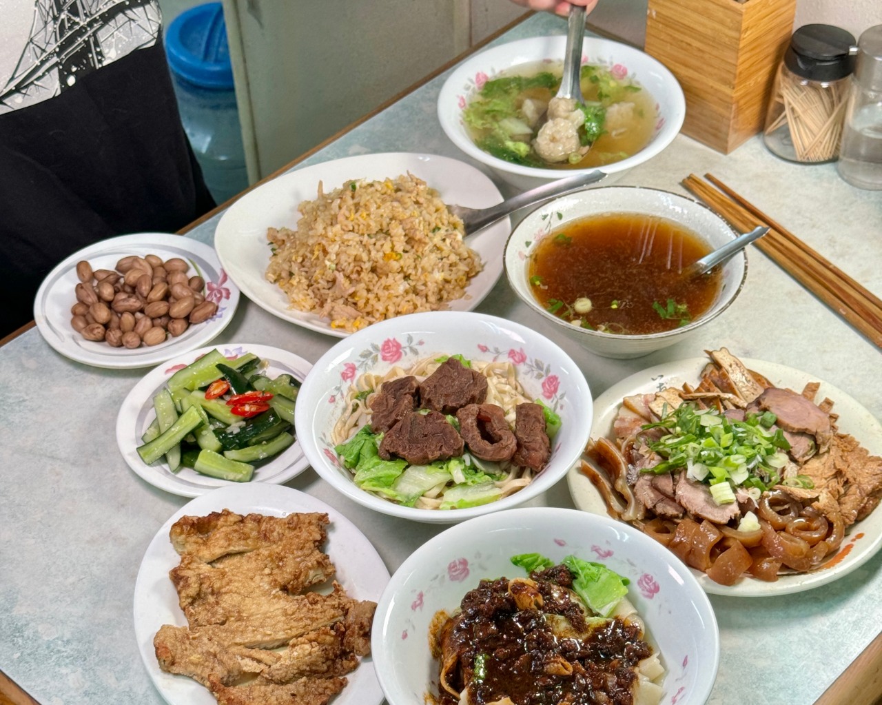 每日限量手工麵『鄧記家常牛肉麵』高雄第一名的炸醬麵 高雄牛肉麵 @高雄美食底對