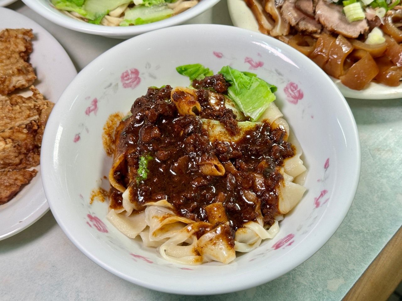 每日限量手工麵『鄧記家常牛肉麵』高雄第一名的炸醬麵 高雄牛肉麵 @高雄美食底對