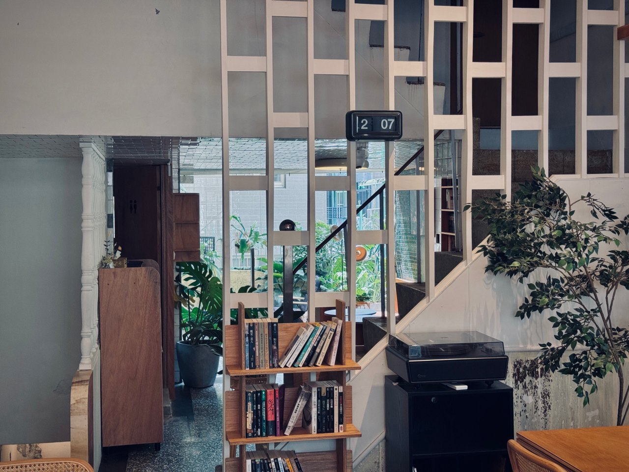 高雄三民區最新咖啡店『127cafe』老屋咖啡氛圍感超好！有鹹食正餐可點 @高雄美食底對
