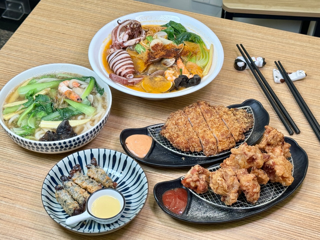 鳳山鍋燒意麵『伍郜齁賈』不便宜！但生意超好～海鮮配料無火鍋料 @高雄美食底對
