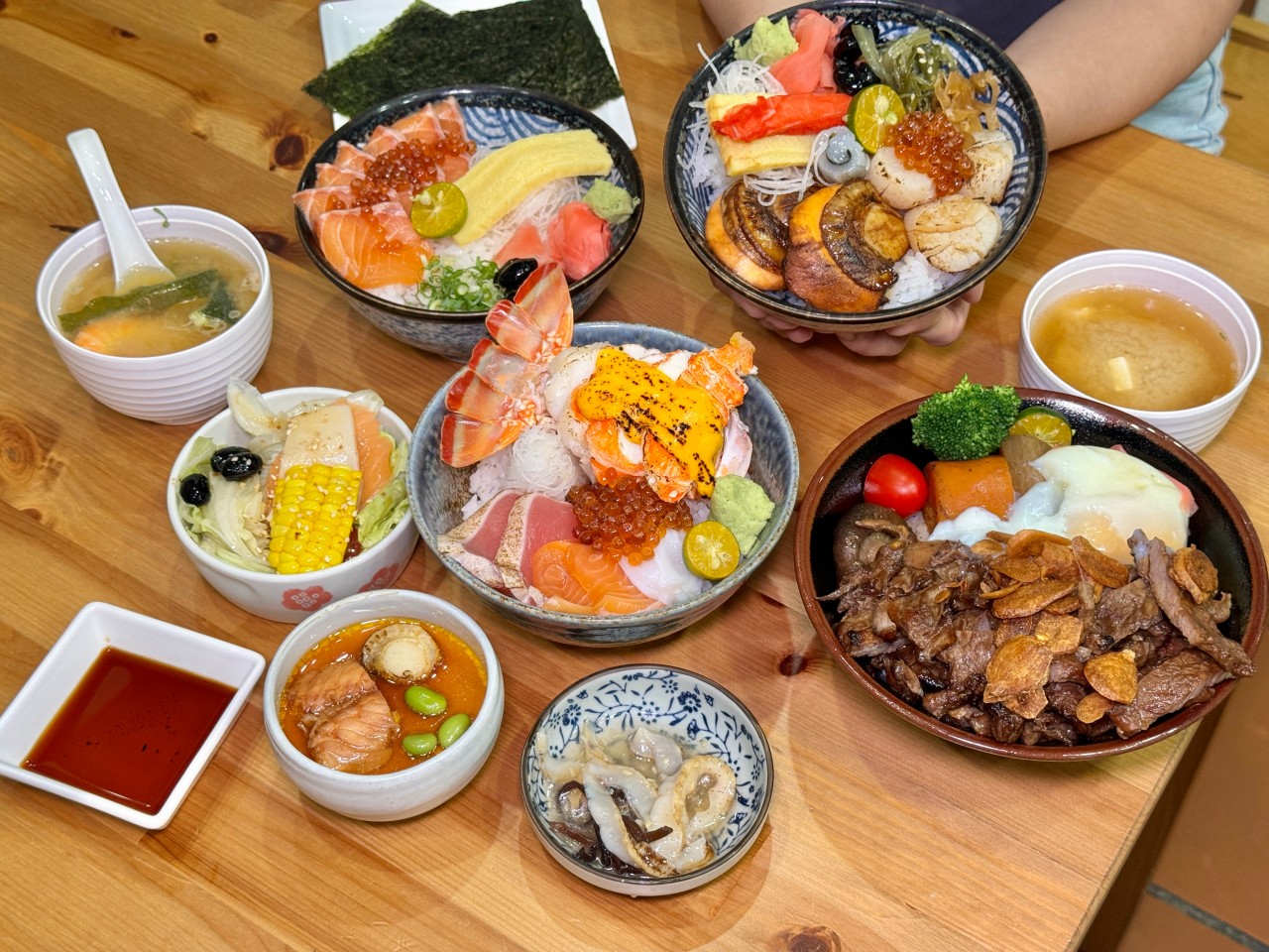 信不信！不到500元就可以吃到龍蝦丼飯『全心丼飯』選擇最多口味最多的平價丼飯專賣 @高雄美食底對