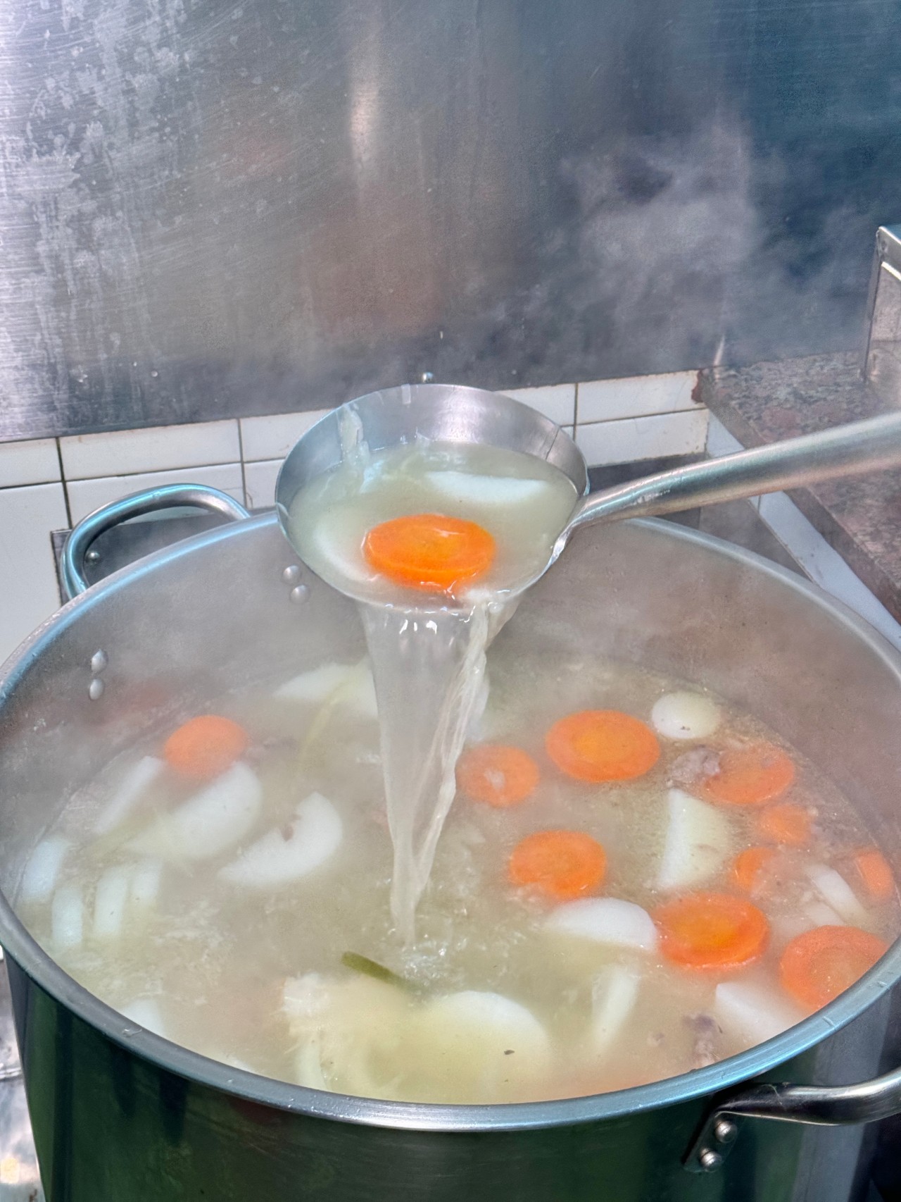 高雄必吃鍋燒意麵『謙稻sign in』老闆手炒叻沙湯頭超威～剝皮辣椒沒有雞鍋燒 @高雄美食底對