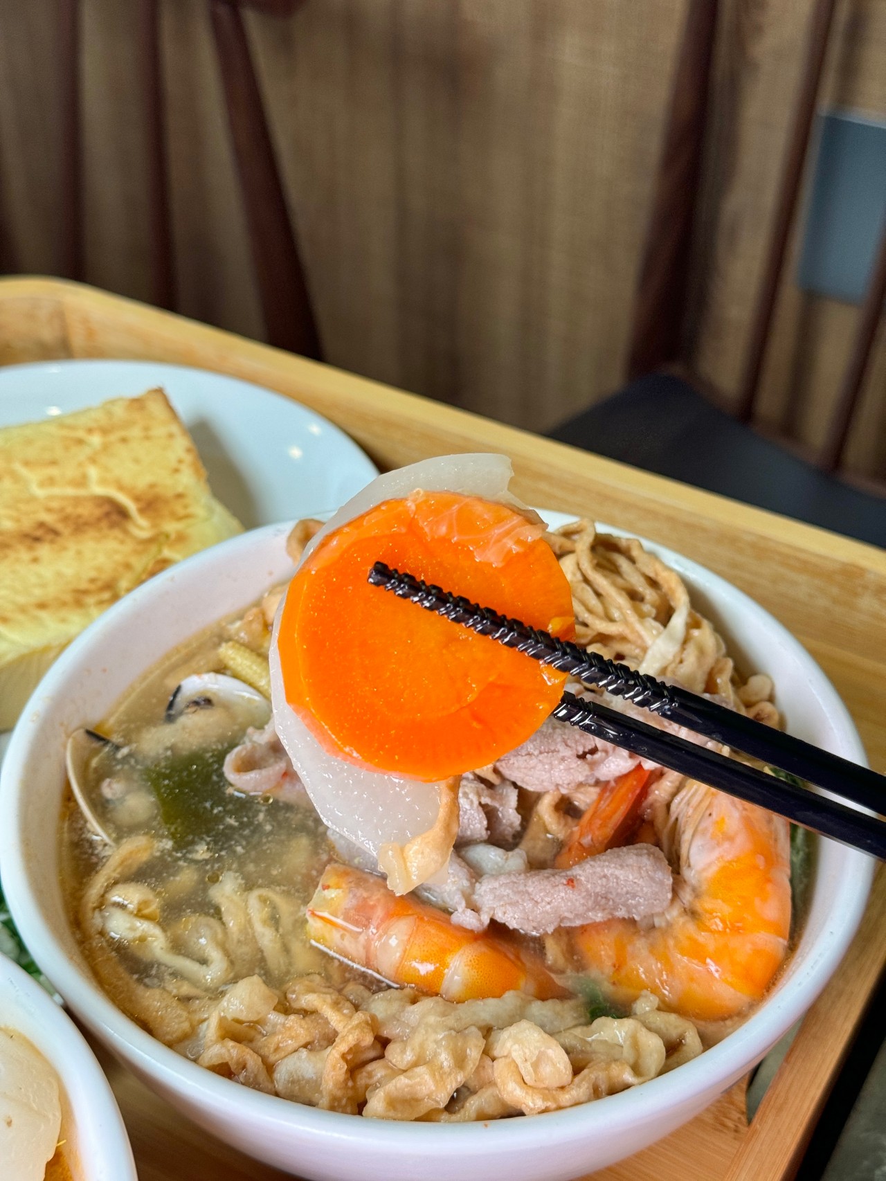 高雄必吃鍋燒意麵『謙稻sign in』老闆手炒叻沙湯頭超威～剝皮辣椒沒有雞鍋燒 @高雄美食底對