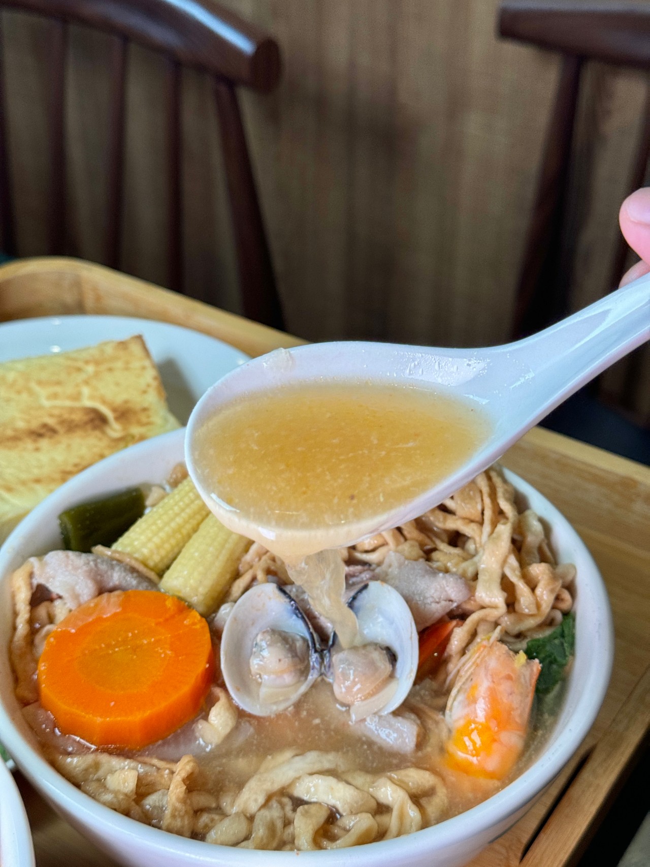 高雄必吃鍋燒意麵『謙稻sign in』老闆手炒叻沙湯頭超威～剝皮辣椒沒有雞鍋燒 @高雄美食底對