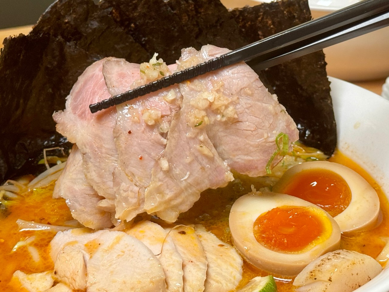 高雄巷弄拉麵『鷺足拉麵』大滿足超澎湃配料宵夜拉麵 @高雄美食底對