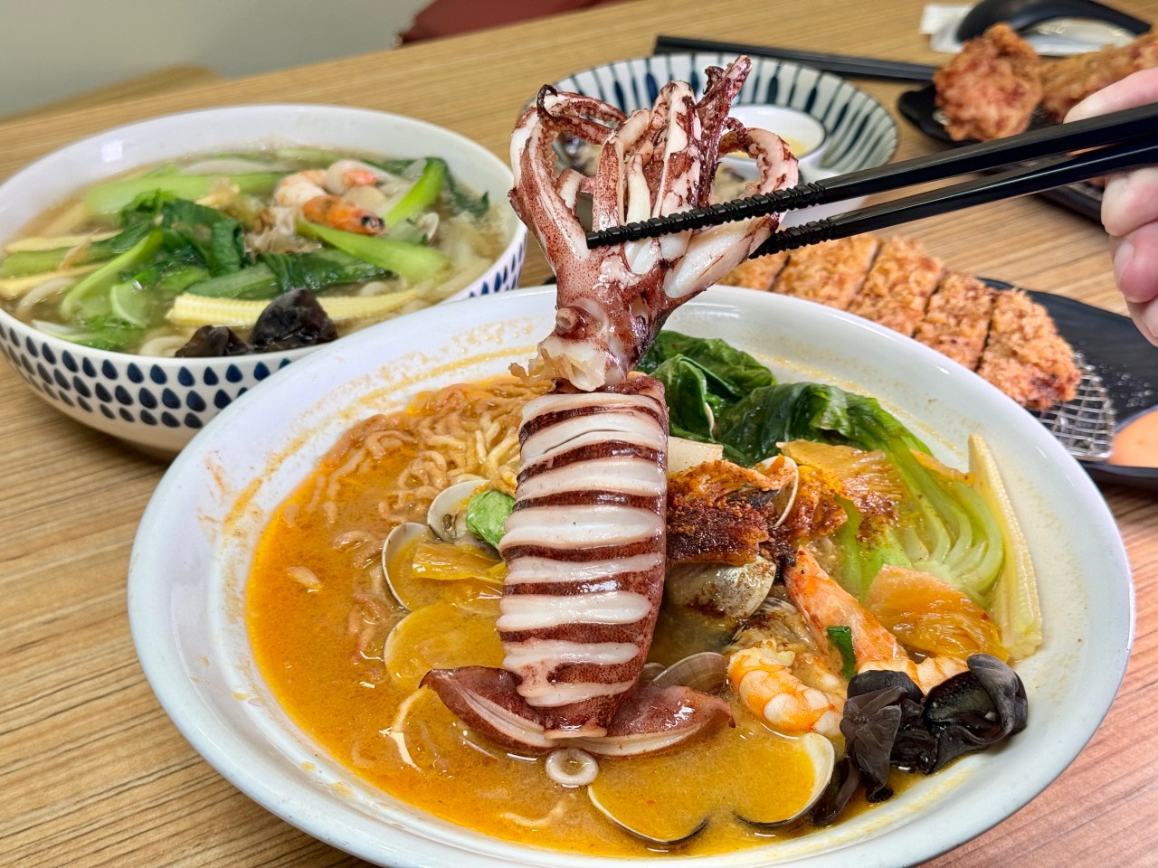 鳳山鍋燒意麵『伍郜齁賈』不便宜！但生意超好～海鮮配料無火鍋料 @高雄美食底對