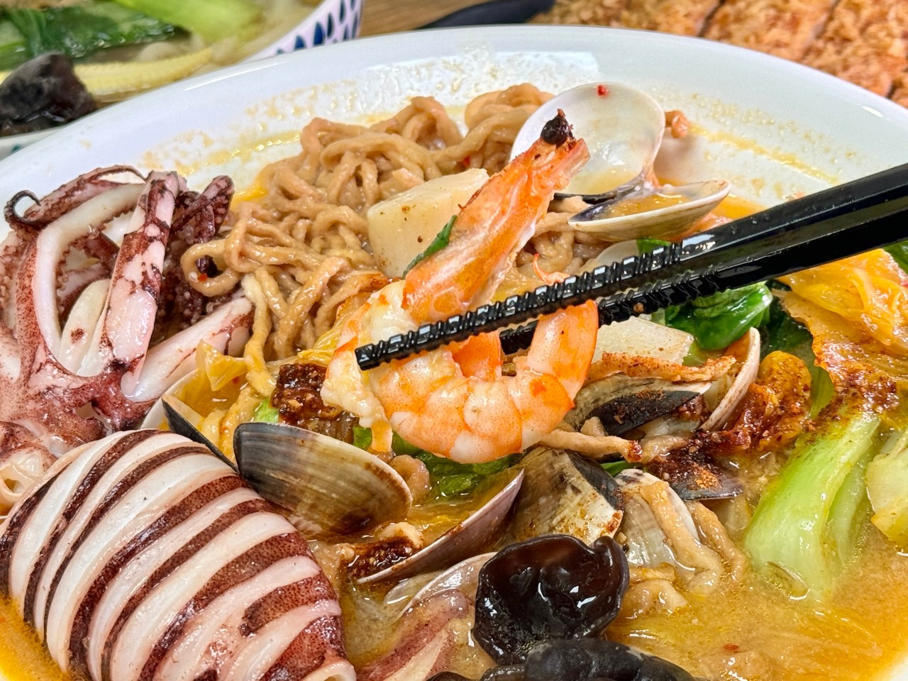 鳳山鍋燒意麵『伍郜齁賈』不便宜！但生意超好～海鮮配料無火鍋料 @高雄美食底對