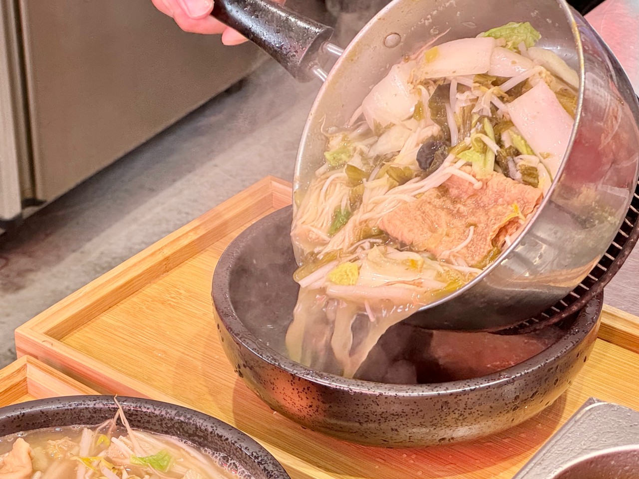（附菜單）個人式酸菜魚鍋 麻辣水煮牛『成順-仁武店』180元一人獨享超爆料 飲料白飯免費供應 @高雄美食底對