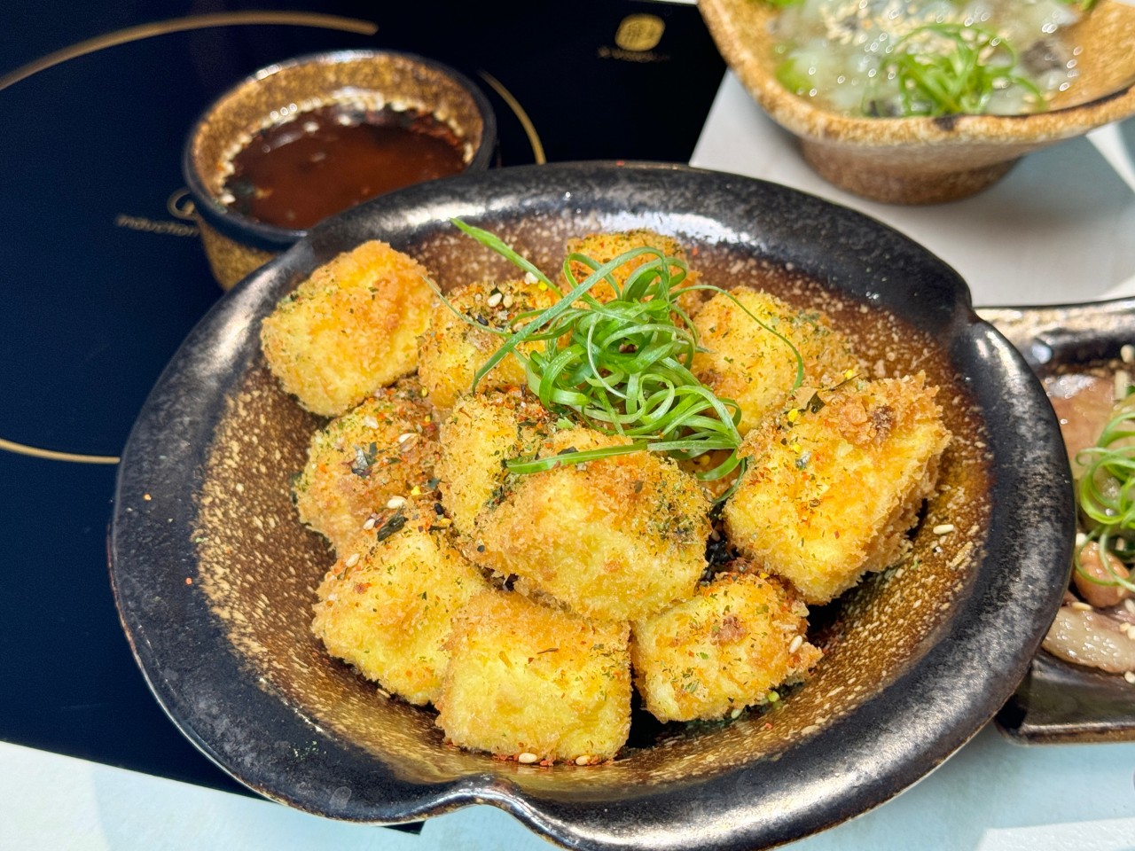 高雄最強宵夜不只賣平價鍋物『粟木鍋物』還有各式餐酒料理全部都便宜又好吃 @高雄美食底對