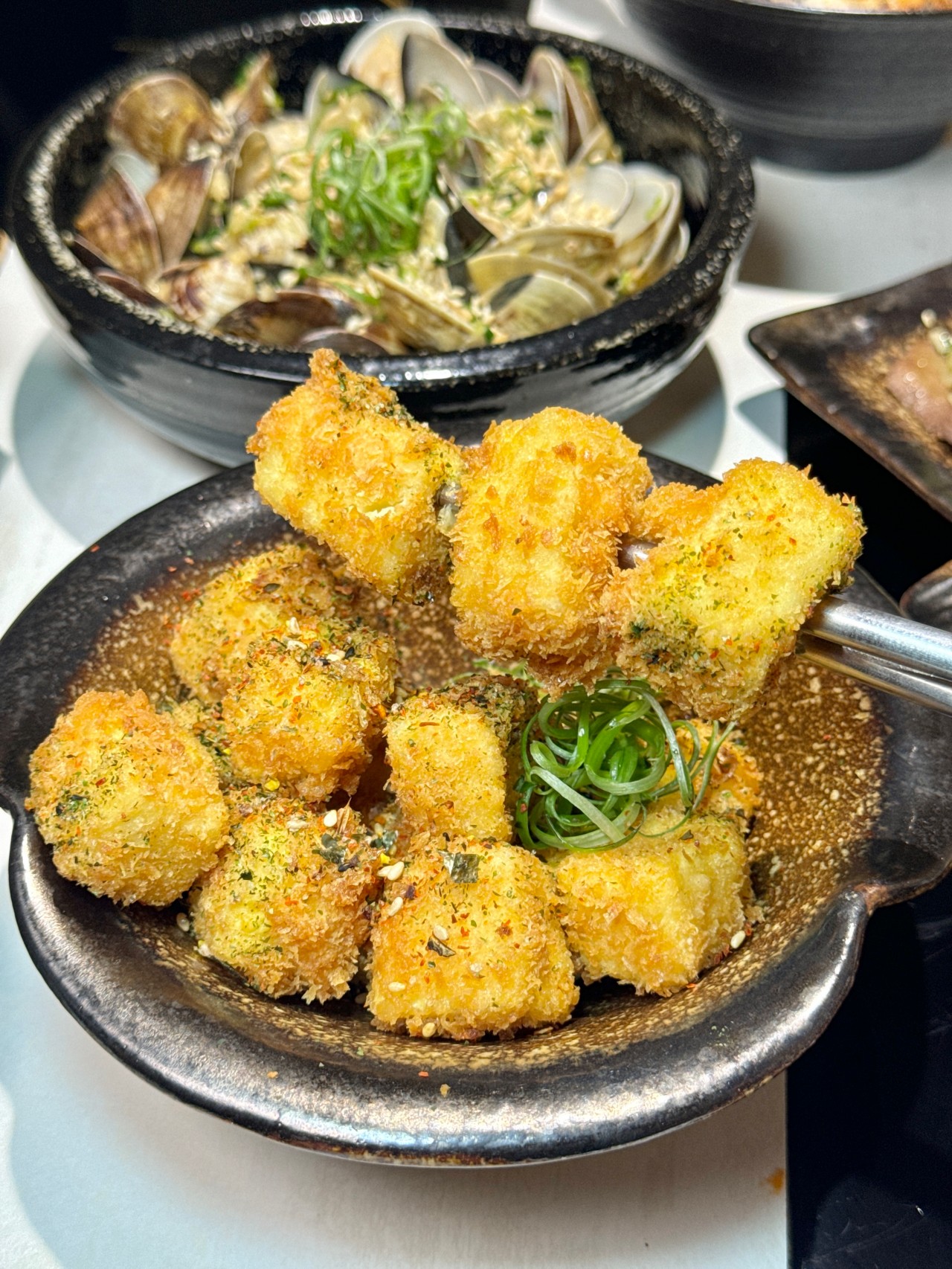 高雄最強宵夜不只賣平價鍋物『粟木鍋物』還有各式餐酒料理全部都便宜又好吃 @高雄美食底對