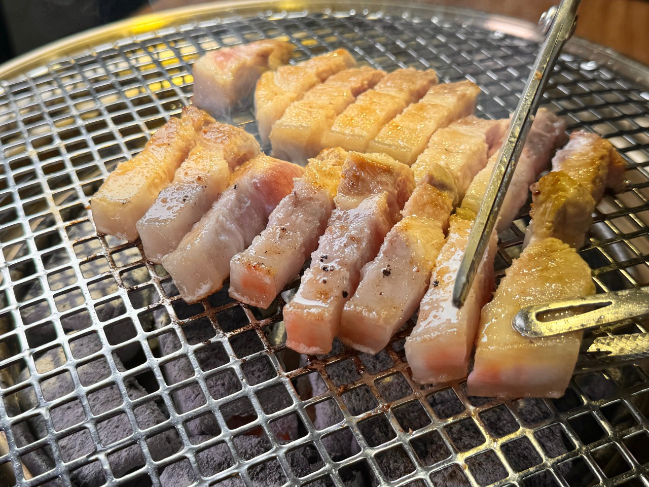 （有菜單）高雄新開幕『酒肉武林』中國風燒肉店！價格實在專人隨桌烤肉服務 @高雄美食底對