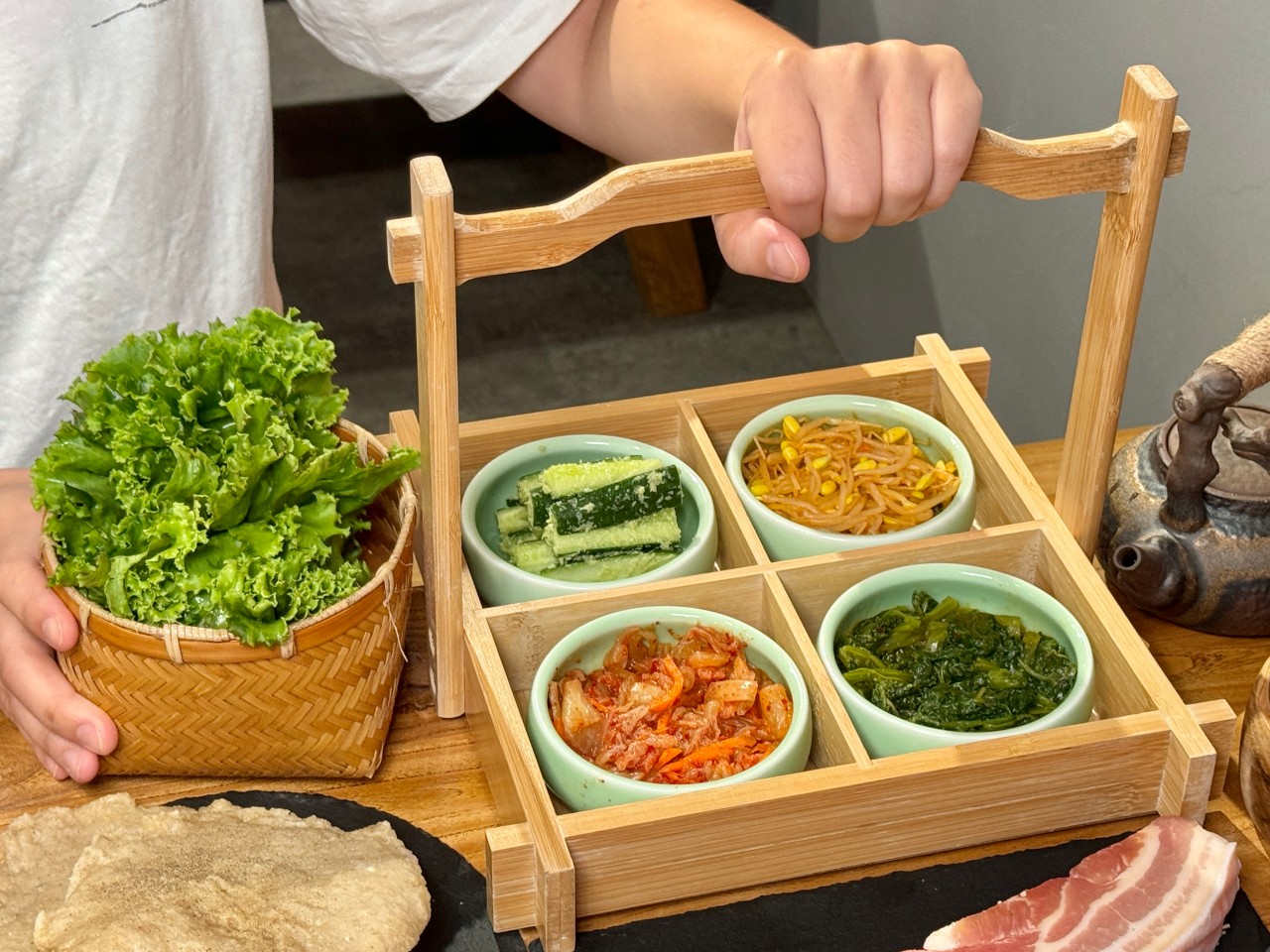 （有菜單）高雄新開幕『酒肉武林』中國風燒肉店！價格實在專人隨桌烤肉服務 @高雄美食底對