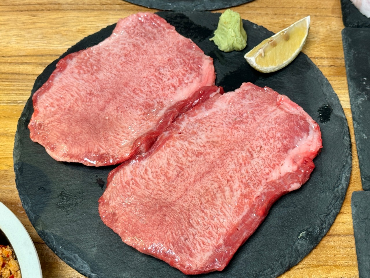 （有菜單）高雄新開幕『酒肉武林』中國風燒肉店！價格實在專人隨桌烤肉服務 @高雄美食底對