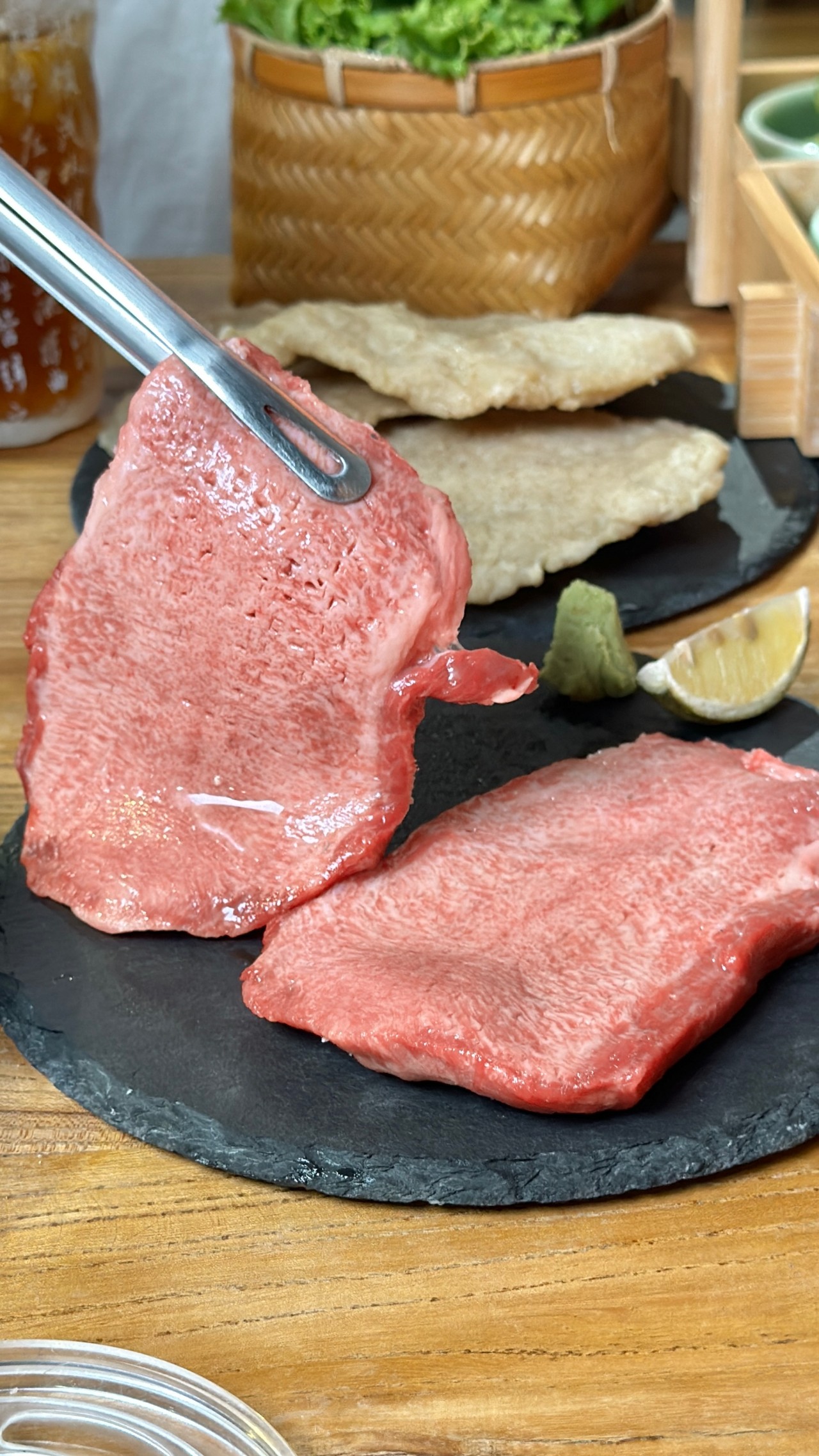 （有菜單）高雄新開幕『酒肉武林』中國風燒肉店！價格實在專人隨桌烤肉服務 @高雄美食底對