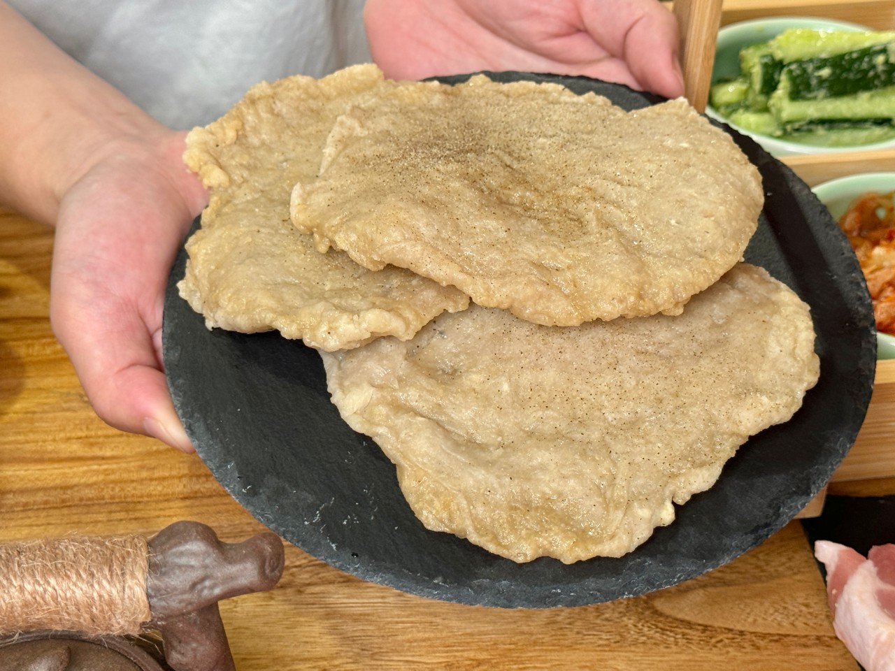 （有菜單）高雄新開幕『酒肉武林』中國風燒肉店！價格實在專人隨桌烤肉服務 @高雄美食底對